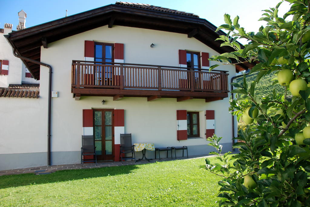 Apartments Schloss Paschbach Appiano Sulla Strada Del Vino Room photo